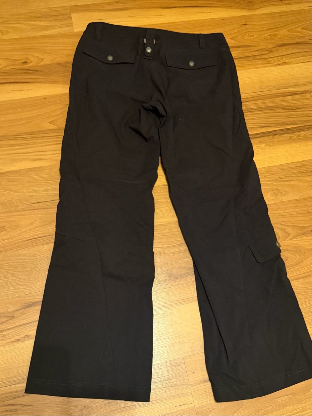 Athleta Black Hiking Cargo Pants Sz 4P - Picture 6 of 8